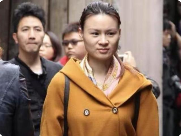 真替朱小贞觉得不值婆媳同住多年连换保姆都要受婆婆管控